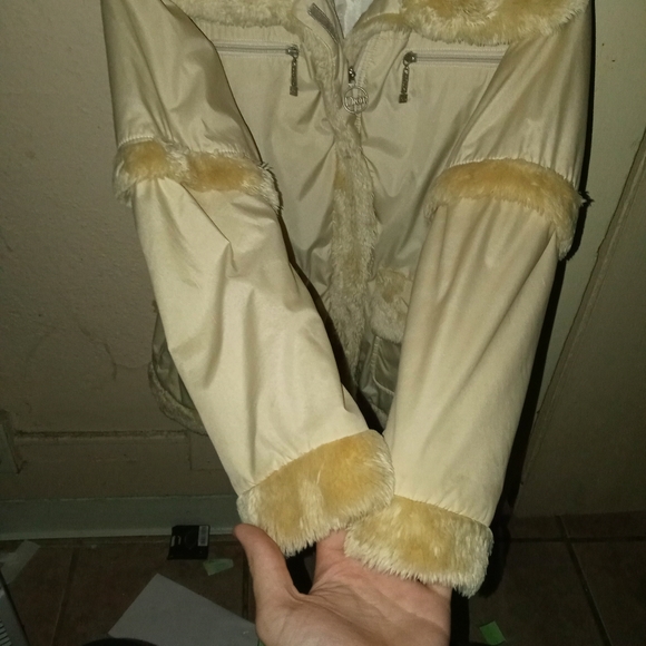 DIOR Boutique "Runway fur coat" (Flawless) - Picture 9 of 15